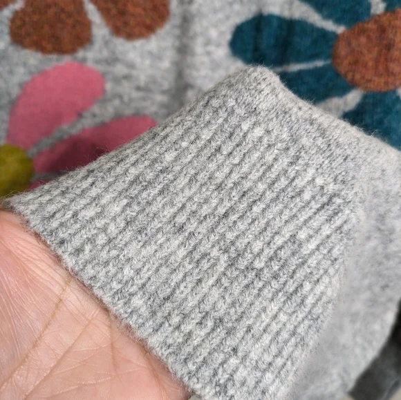 Natural Life Everyone’s Favorite Sweater XS Ash Flower Intarsia Daisy Whimsical - Picture 8 of 12